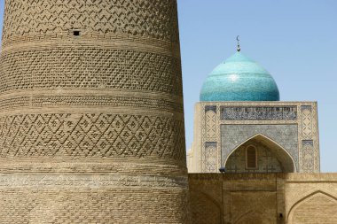 Buhara, Özbekistan 'da Kalan Minaret ve Cami