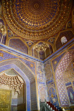 Özbekistan 'ın Semerkand kentindeki Dünya Mirası Bölgesi' nde Ulugh Beg Madrasa 'nın güzel binası