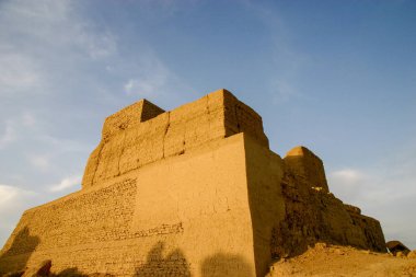 Jiaohe şehrinin antik kalıntıları Xinjiang, Çin 'de İpek Yolu üzerinde