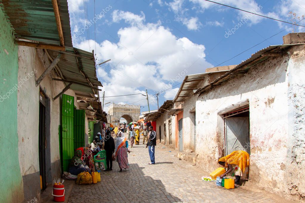 Street scene with the Shoa gate, Harar Jugol, the Fortified Historic Town, a UNESCO world heritage site