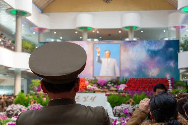 Pyongyang North Korea Apr 2010 Back View North Korean Soldiers — Stock Photo, Image