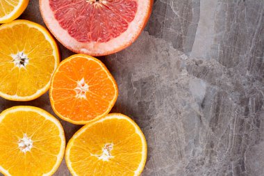 Taze narenciye dilimleri, yakın görüş.