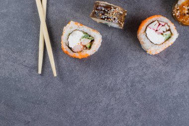 Nefis suşi. Geleneksel Asya yemekleri 