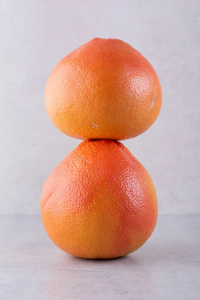 Fresh Ripe Red Grapefruits Table — Stock Photo, Image