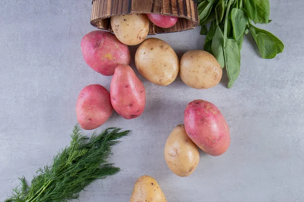 Frische Bio Kartoffeln Auf Grauem Hintergrund — Stockfoto