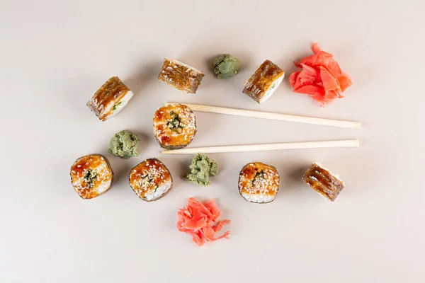 Pyszne Sushi Tradycyjna Azjatycka Koncepcja Żywności — Zdjęcie stockowe