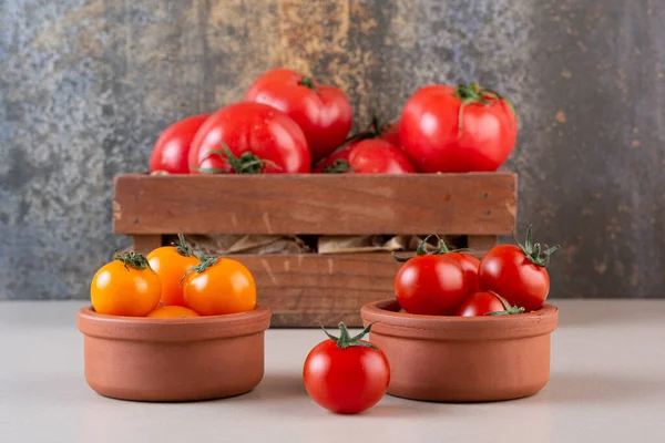 Tomates Maduros Frescos Fundo Mesa Cozinha — Fotografia de Stock