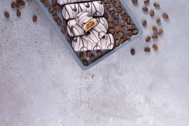 Çikolata ve kahve çekirdekleri. 