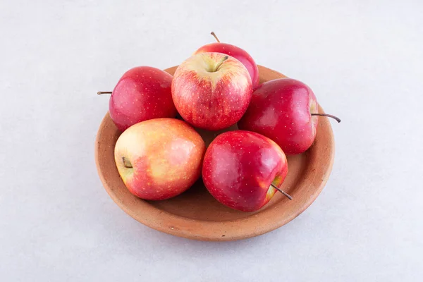 Čerstvé Zralá Červená Jablka Pozadí Kuchyňského Stolu — Stock fotografie