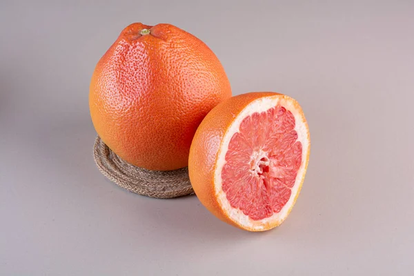 Fresh Ripe Red Grapefruits Table — Stock Photo, Image