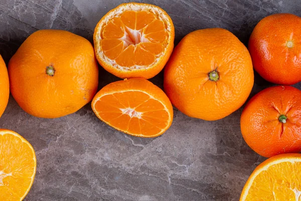 Laranjas Maduras Frescas Mesa Cozinha Conceito Nutrição Saudável — Fotografia de Stock