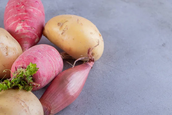 Frisches Bio Gemüse Auf Weißem Hintergrund — Stockfoto