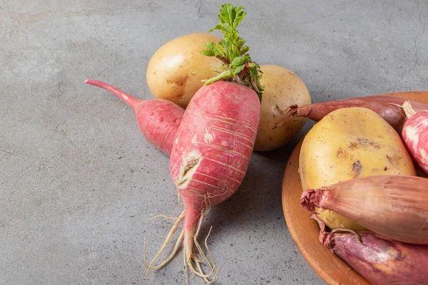 Frisches Bio Gemüse Auf Grauem Hintergrund — Stockfoto