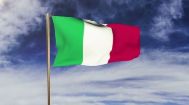 İtalya bayrağı rüzgarda sallanıyor. Döngülü güneş tarzı yükselir. Animasyon döngüsü. Yeşil ekran, alfa mat. Döngüye uygun animasyon