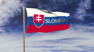 Slovakya bayrağı rüzgarda sallayarak başlık ile. Güneş döngü stil yükselir. Animasyon döngüsü