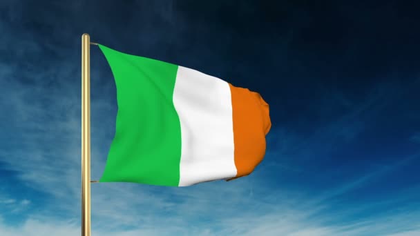 Irlanda bandiera stile slider. Ondeggiando nel vento con animazione di sfondo nuvola — Video Stock