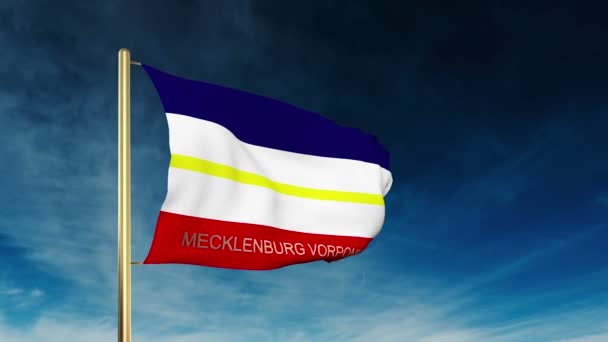 Mecklenburg Vorpommern estilo deslizante bandeira com título. Acenando ao vento com animação de fundo em nuvem — Vídeo de Stock
