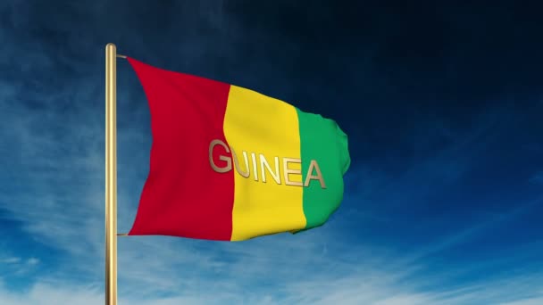 Style de curseur drapeau Guinée avec titre. Agitant dans le vent avec animation de fond nuage — Video