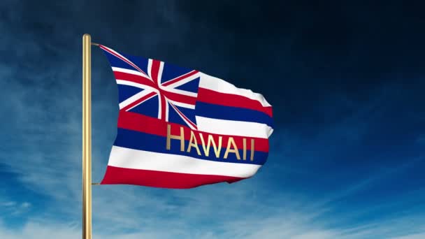 Hawaii bandera estilo deslizante con título. Ondeando en el viento con animación de fondo de nube — Vídeos de Stock