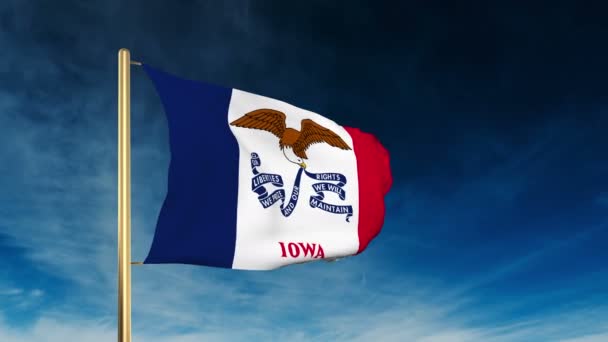 Iowa flagga Slider stil. Vinka i vinst med moln bakgrund animation — Stockvideo