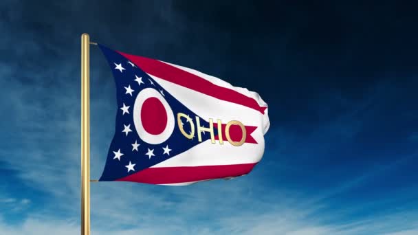 Ohio bandera estilo deslizante con título. Ondeando en el viento con animación de fondo de nube — Vídeo de stock