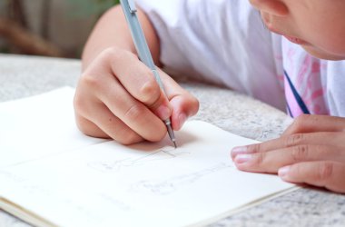 Ona Not kitap çizim çocuklar.