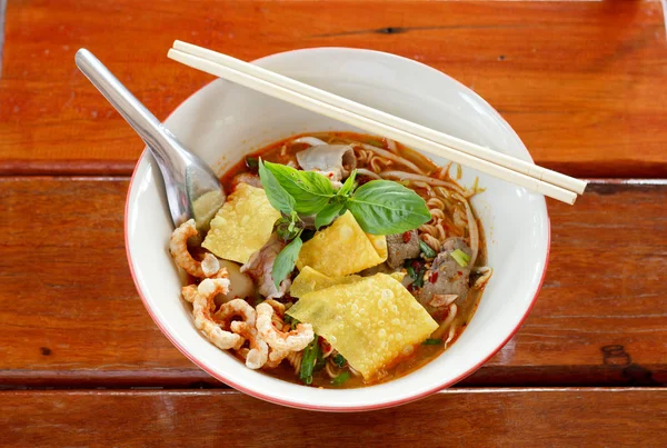 Un tazón de fideos . — Foto de Stock