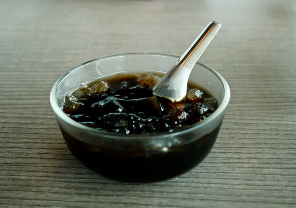 Ένα είδος κινέζικο φυτικό ζελέ μαύρο στο χρώμα — Φωτογραφία Αρχείου