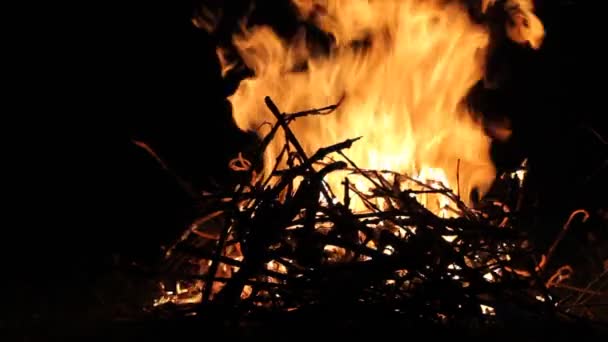 Noční požár — Stock video