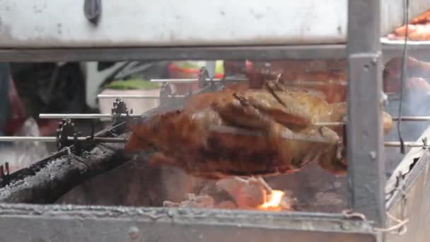 Alimentos para la calle en Vietnam — Vídeo de stock