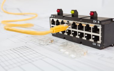Ağ anahtarı ve Utp ethernet kablosu