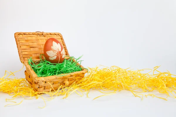 L'œuf de Pâques dans la boîte — Photo