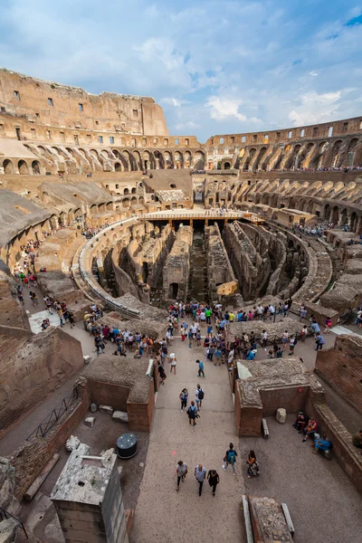 ROMA, ITALIA - 12 de septiembre de 2016: Coliseo en Roma, Italia — Foto de Stock