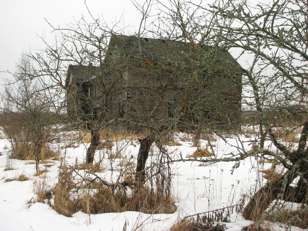 Разбитый дом — стоковое фото
