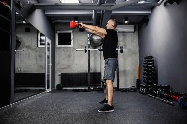 Vücut Kolların Düzgün Duruşu Spor Disiplini Çekici Bir Adam Iki — Stok fotoğraf
