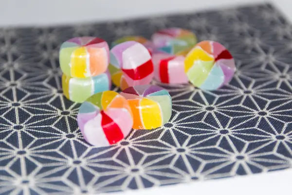 Bonbons japonais très colorés — Photo