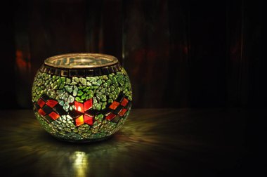 El yapımı şamdanın ışıkları