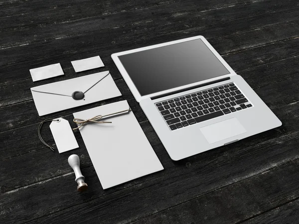 Set von Branding-Elementen mit Laptop — Stockfoto