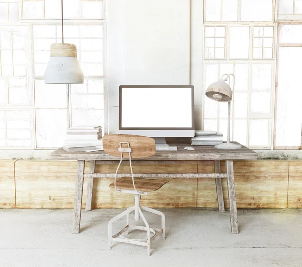 Endüstriyel çatı katında işyeri