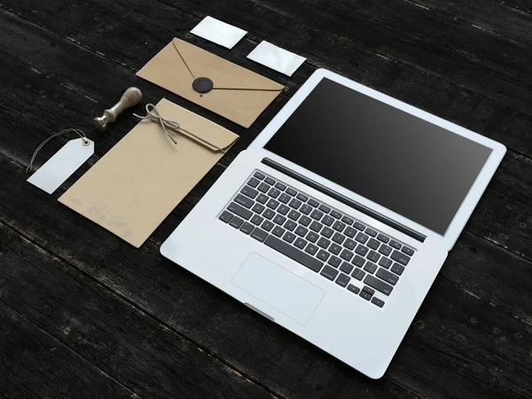 Set di elementi di branding con computer portatile — Foto Stock