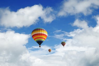 Sıcak hava balon gökyüzünde