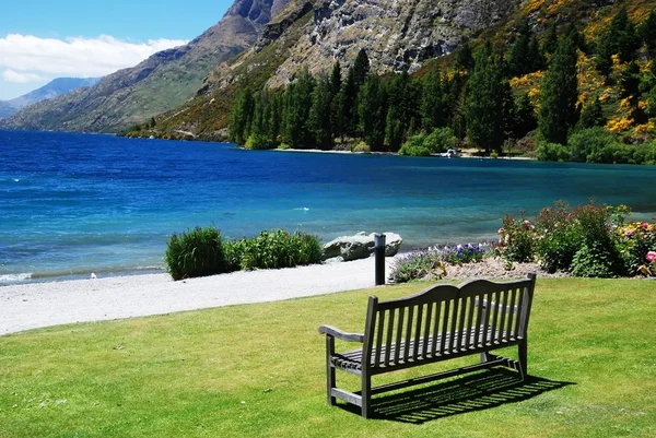 Bench with beautiful scenic — Stock Photo, Image