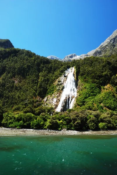 Waterfalls at Milford Sound — Stock Photo, Image
