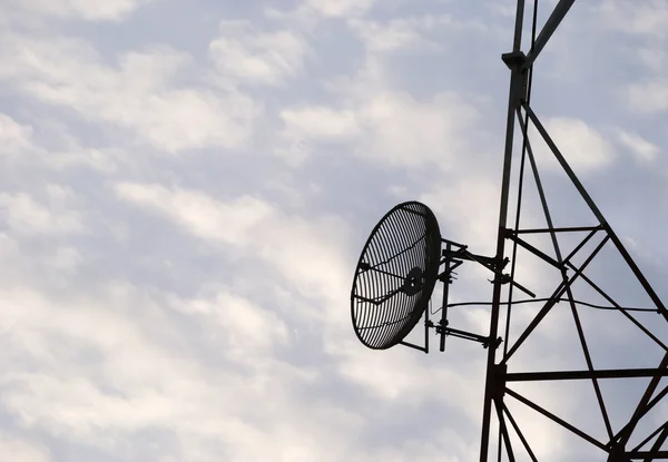 Antena de radio en el cielo —  Fotos de Stock