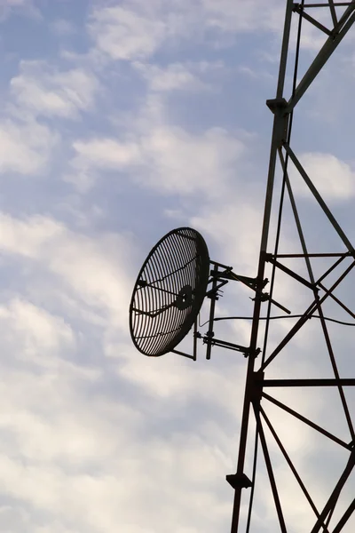 Antena de rádio no céu — Fotografia de Stock