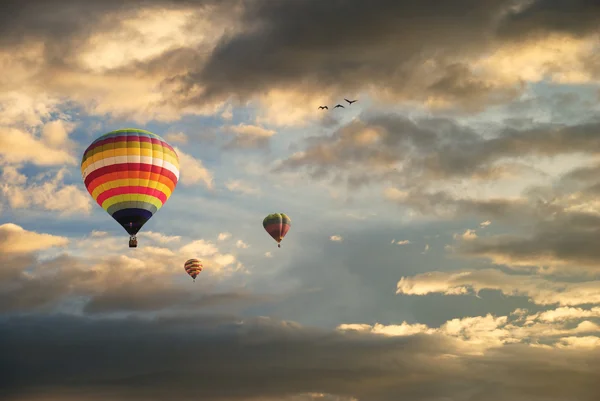 Palloncini ad aria calda in cielo — Foto Stock