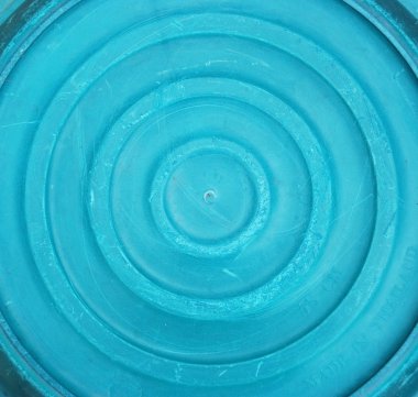 Mavi plastik küveti