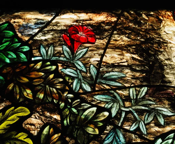 Buntes Glas in der Kirche — Stockfoto