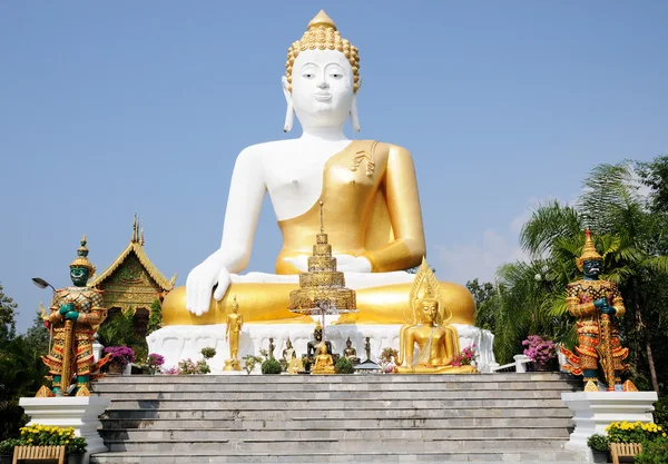 Grande escultura buddha — Fotografia de Stock