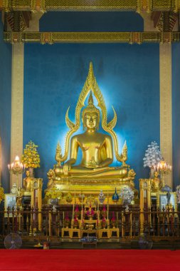 Altın buddha heykeli